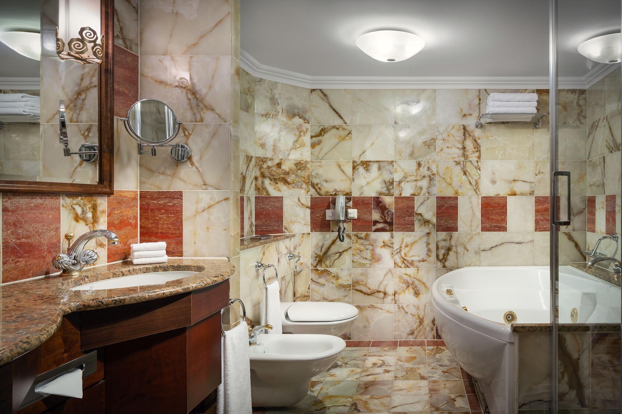 โรงแรมอาร์ทเดโค่ อิมพีเรียล ปราก ห้อง รูปภาพ Bathroom